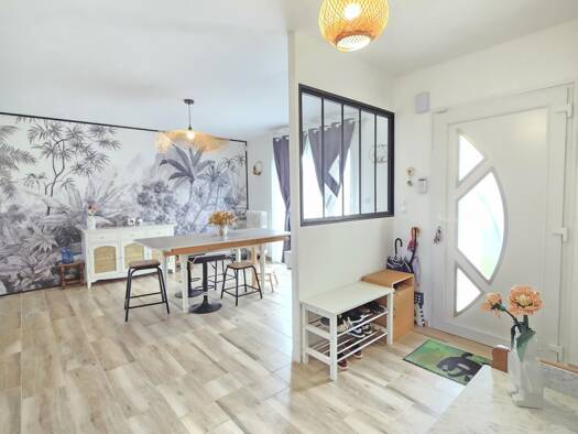 Maison à vendre 255 000 € 6 pièces 5 chambres 170 m² 1 194 m² de terrain Neuilly-le-Réal 03340