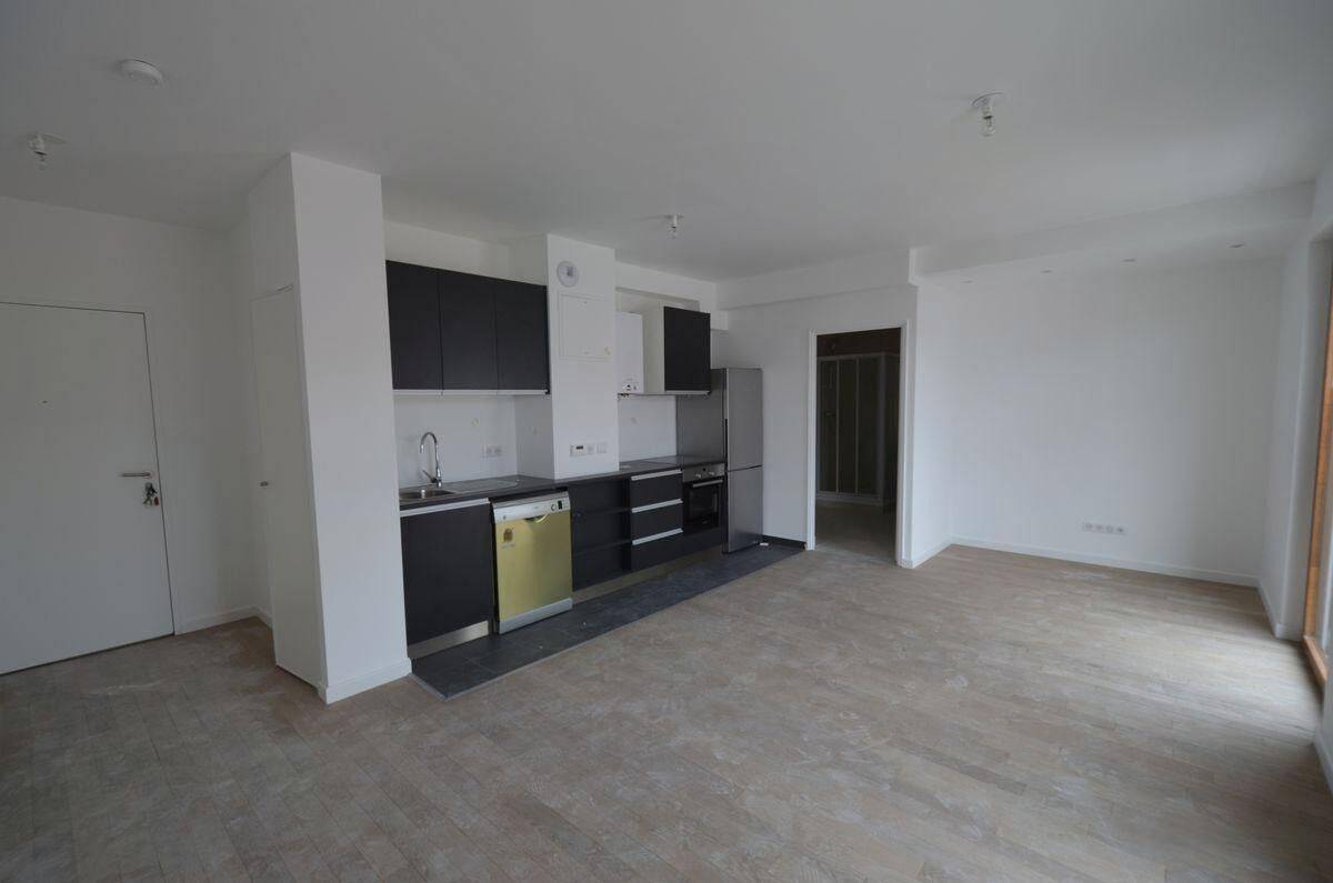 Appartement 1 pièce 32 m² · à Suresnes · 32 m² · 880 €