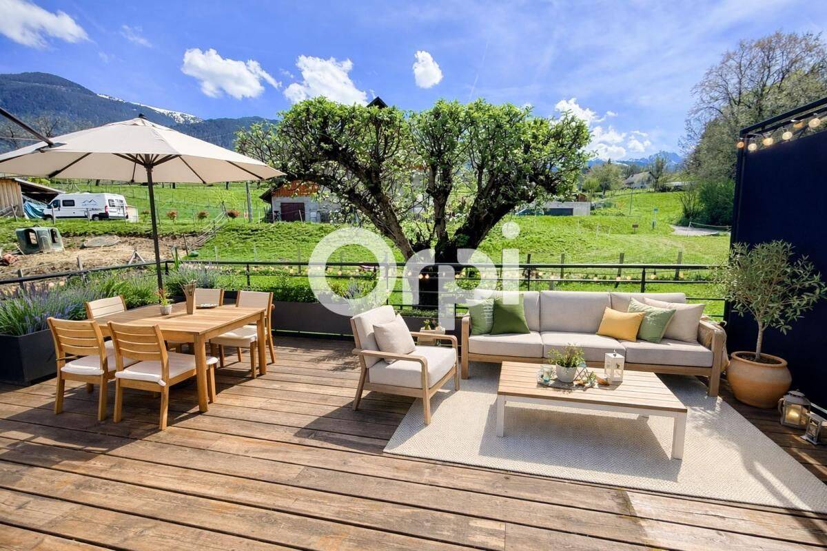 Appartement 3 pièces 95 m² · à Theys · 94,5 m² · 1 130 €
