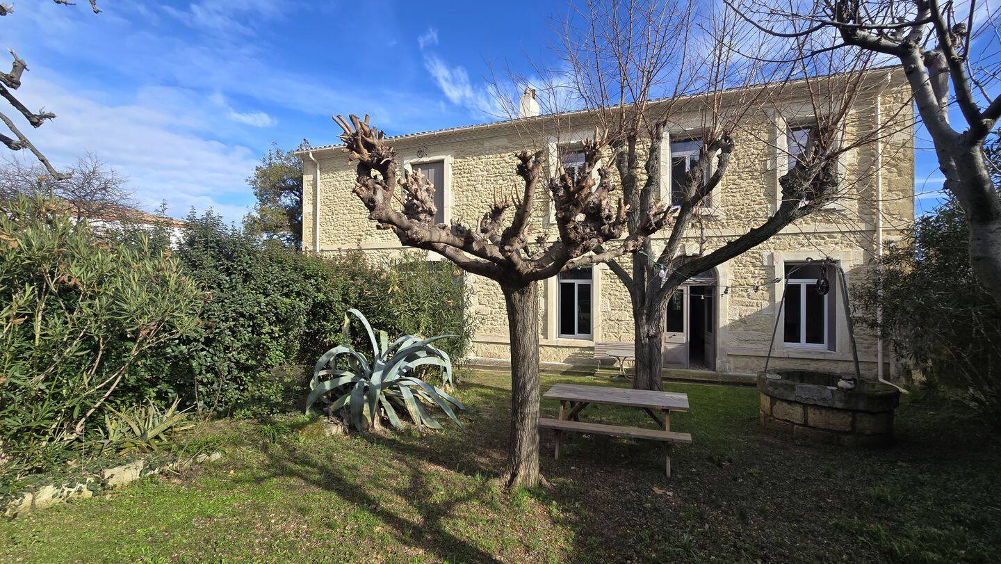Maison 8 pièces 260 m² · à Aigues-Vives · 260 m² · 460 000 €