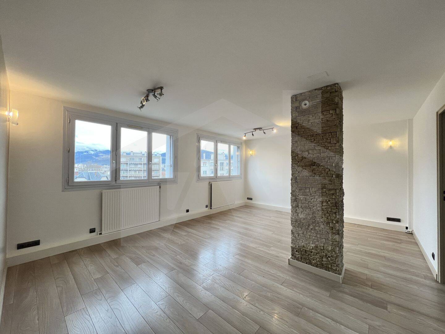 Appartement 3 pièces 66 m² · à Grenoble · 65,9 m² · 775 €