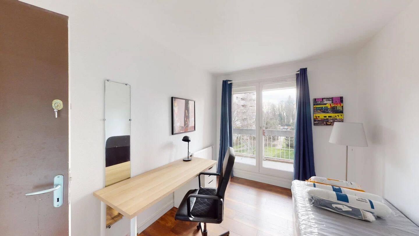 5 pièces 97 m² · à Évry-Courcouronnes · 96,7 m² · 2 010 €/mois