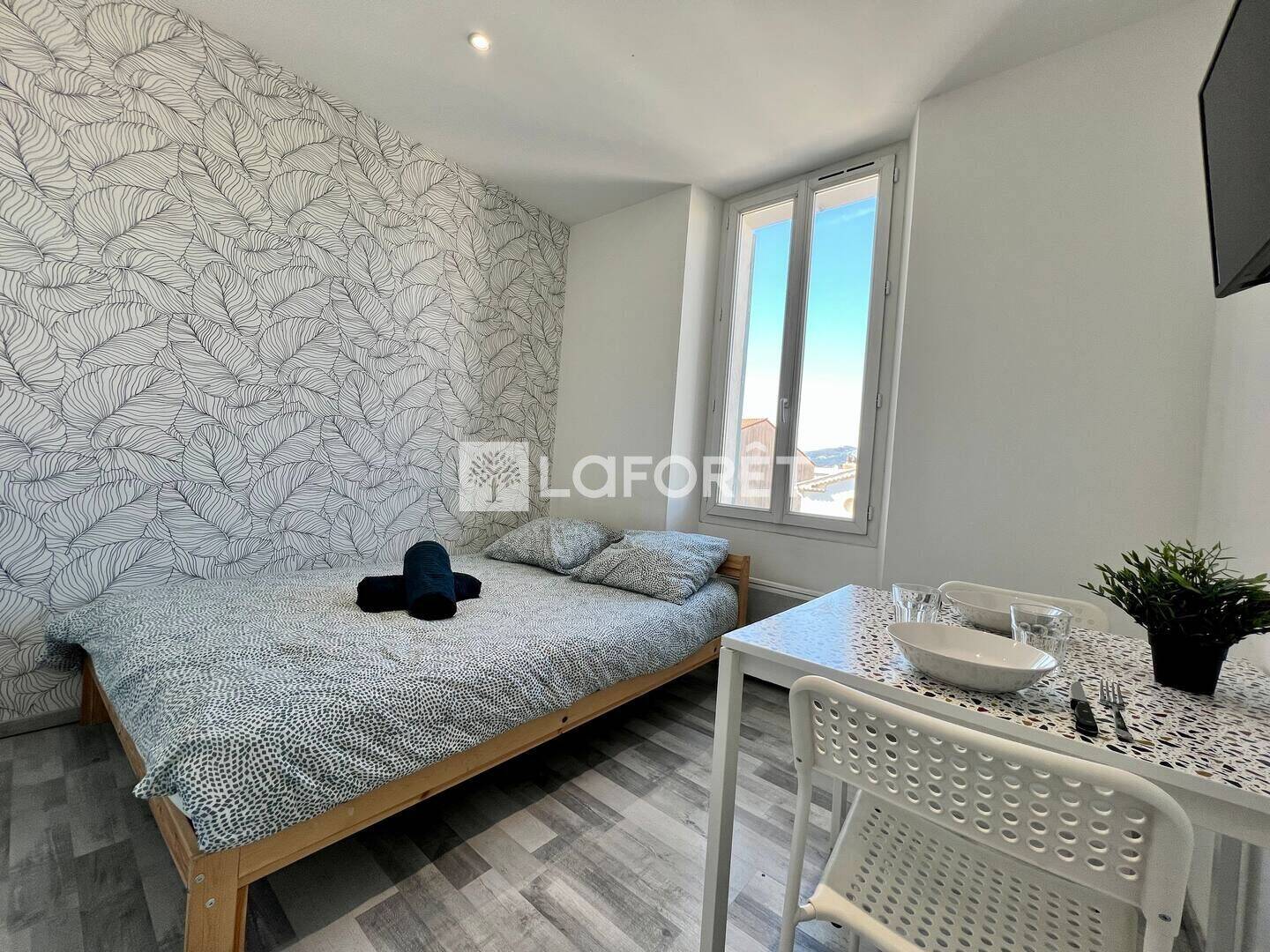 Appartement 1 pièce 14 m² · à Le Pradet · 13,6 m² · 575 €/mois