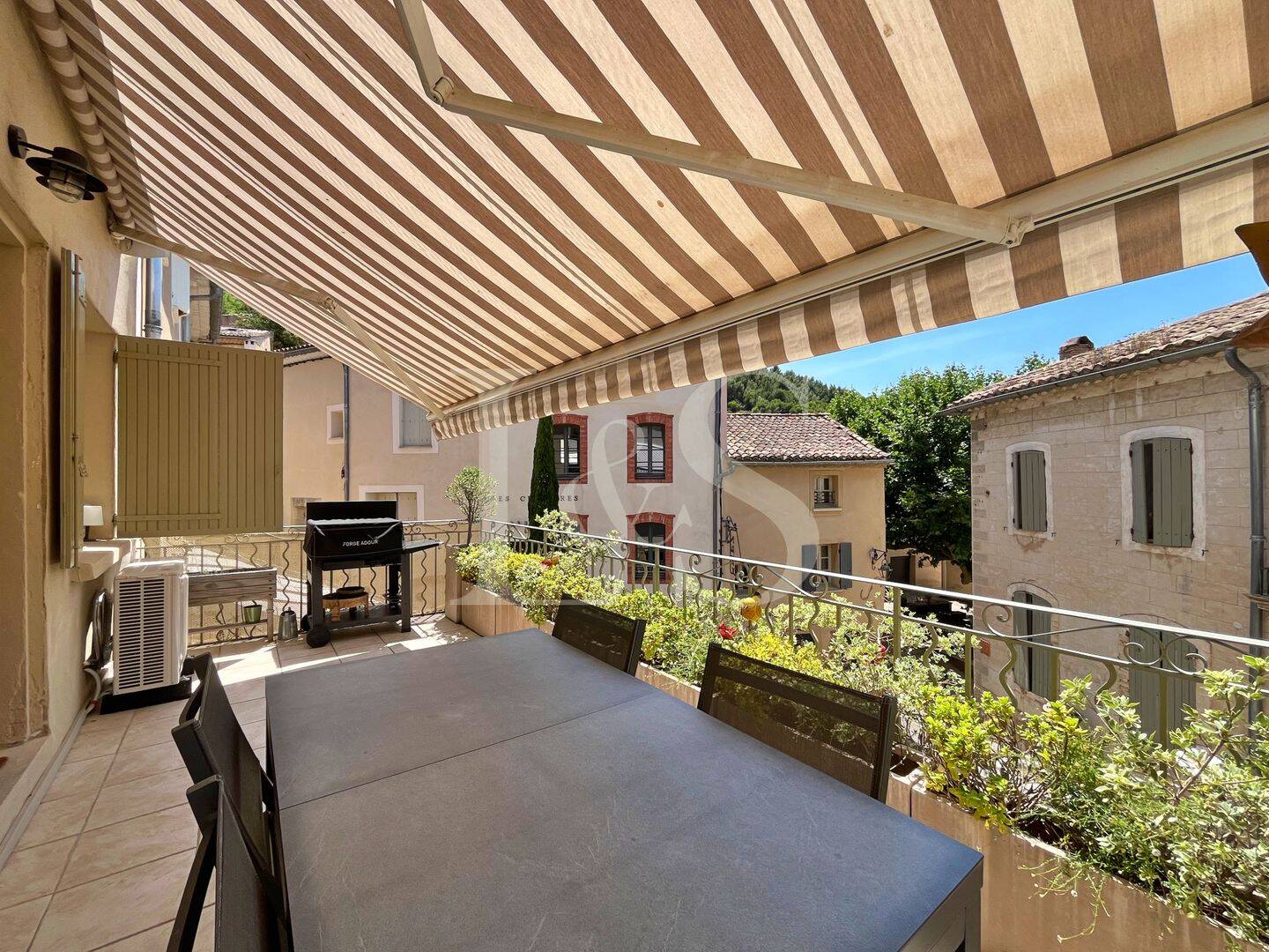 Maison 5 pièces 105 m² · à Gigondas · 105 m² · 399 000 €
