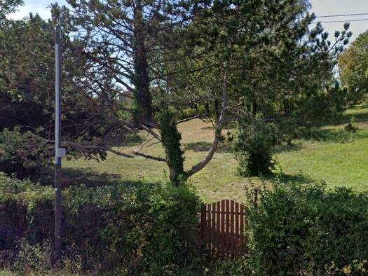 Terrain constructible viabilisé à vendre 77 900 € 540 m² de terrain Cluny 71250