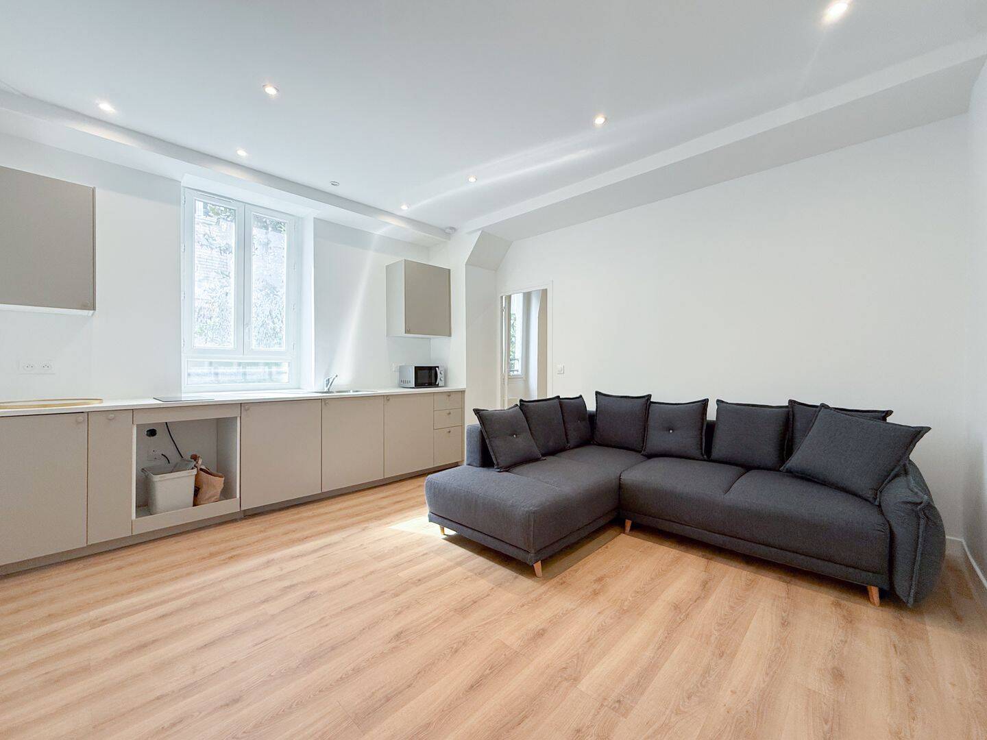 Appartement 2 pièces 39 m² · à Paris 10ème Arrondissement · 39,3 m² · 1 540 €/mois