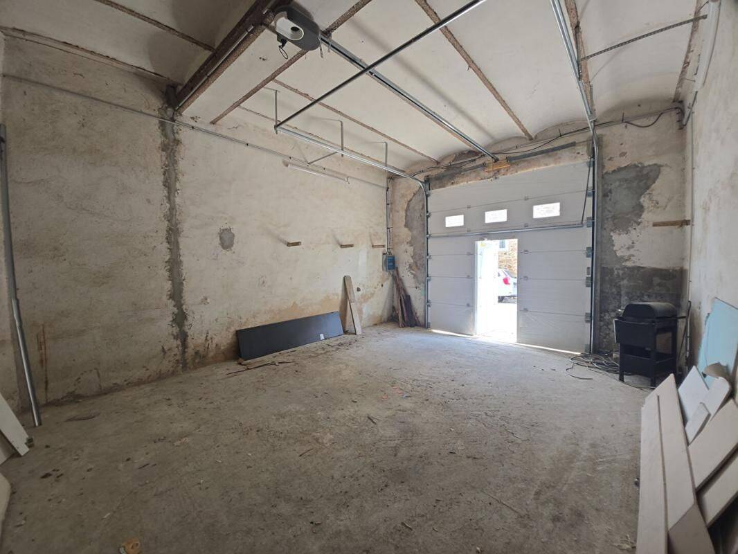 Maison 2 pièces 133 m² · à Saint-André-de-Roquelongue · 133 m² · 129 000 €