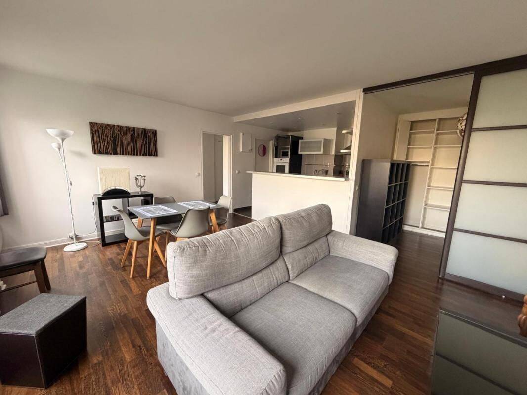 Appartement 2 pièces 56 m² · à Paris 10ème Arrondissement · 56 m² · 1 908 €/mois