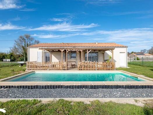 Maison de plain-pied à vendre - neuf 244 950 € 4 pièces 2 chambres 72 m² 828 m² de terrain Authon-Ébéon 17770