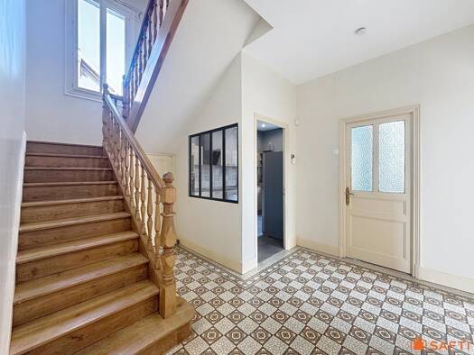 Maison à vendre 225 000 € 6 pièces 5 chambres 200 m² 370 m² de terrain Centre Ville Castelsarrasin 82100