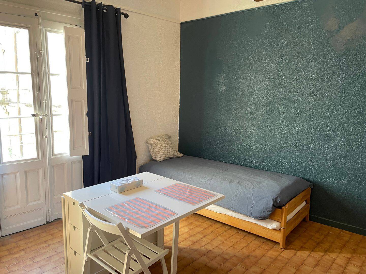 Appartement 1 pièce 25 m² · à Nîmes · 25 m² · 500 €