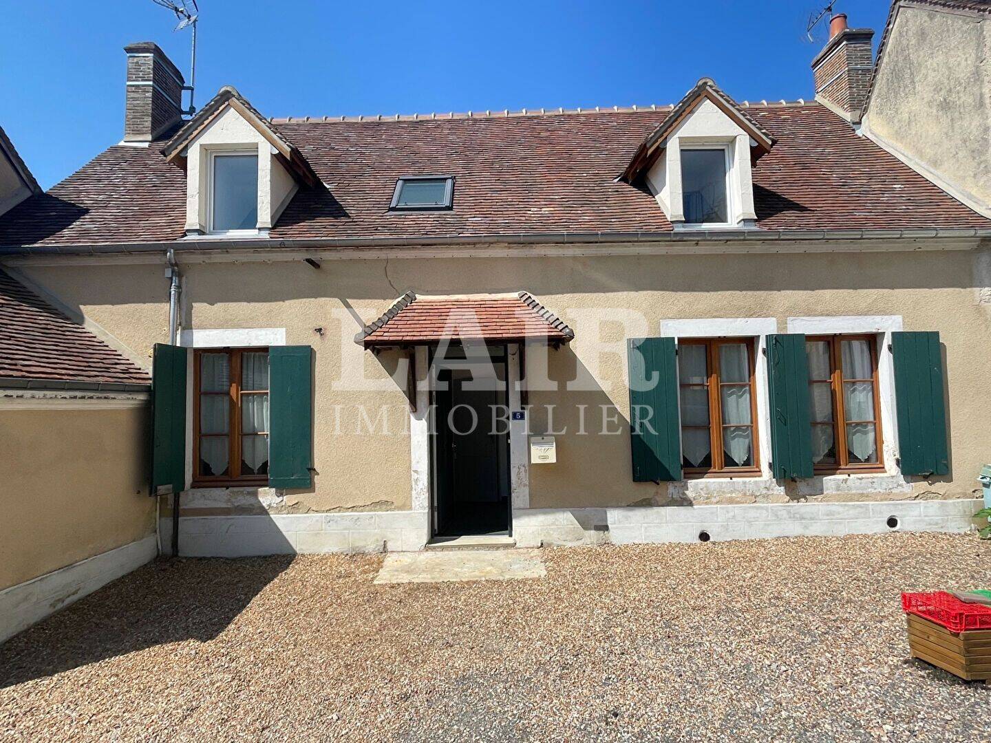 Maison 5 pièces 111 m² · à La Chapelle-Souëf · 110,7 m² · 164 300 €