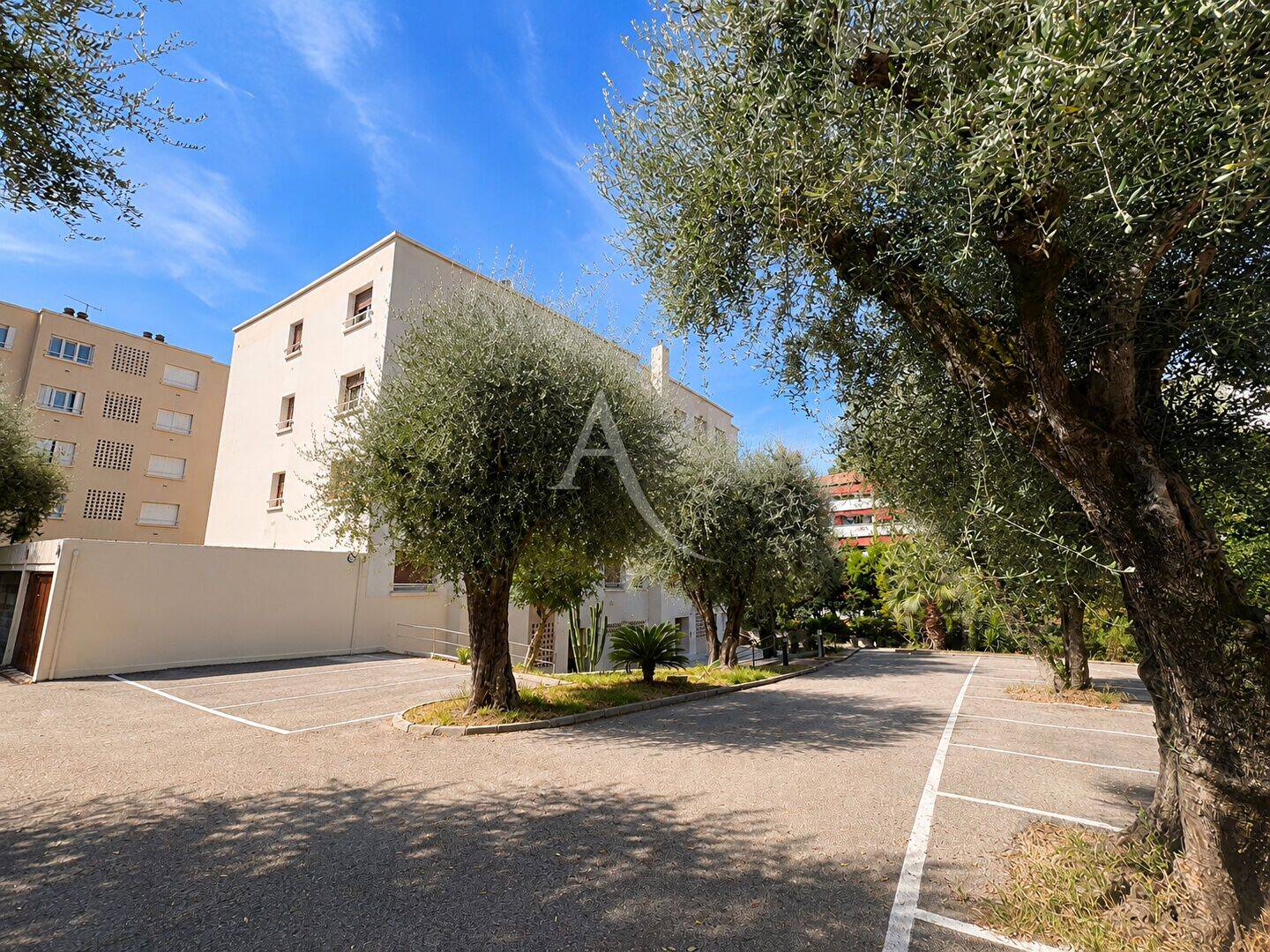 Appartement 2 pièces 47 m² · à Le Cannet · 46,9 m² · 195 000 €