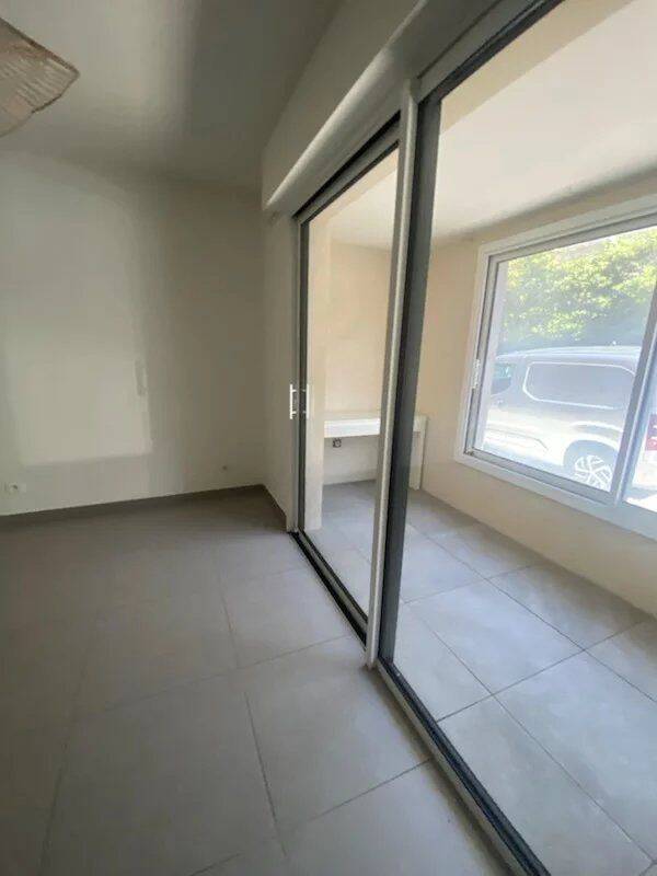 Studio de 35m² dans une résidence avec loggia — 2