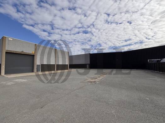 Local d'activités à vendre 1 100 000 € 1 000 m² d'espace de stockage Cysoing 59830