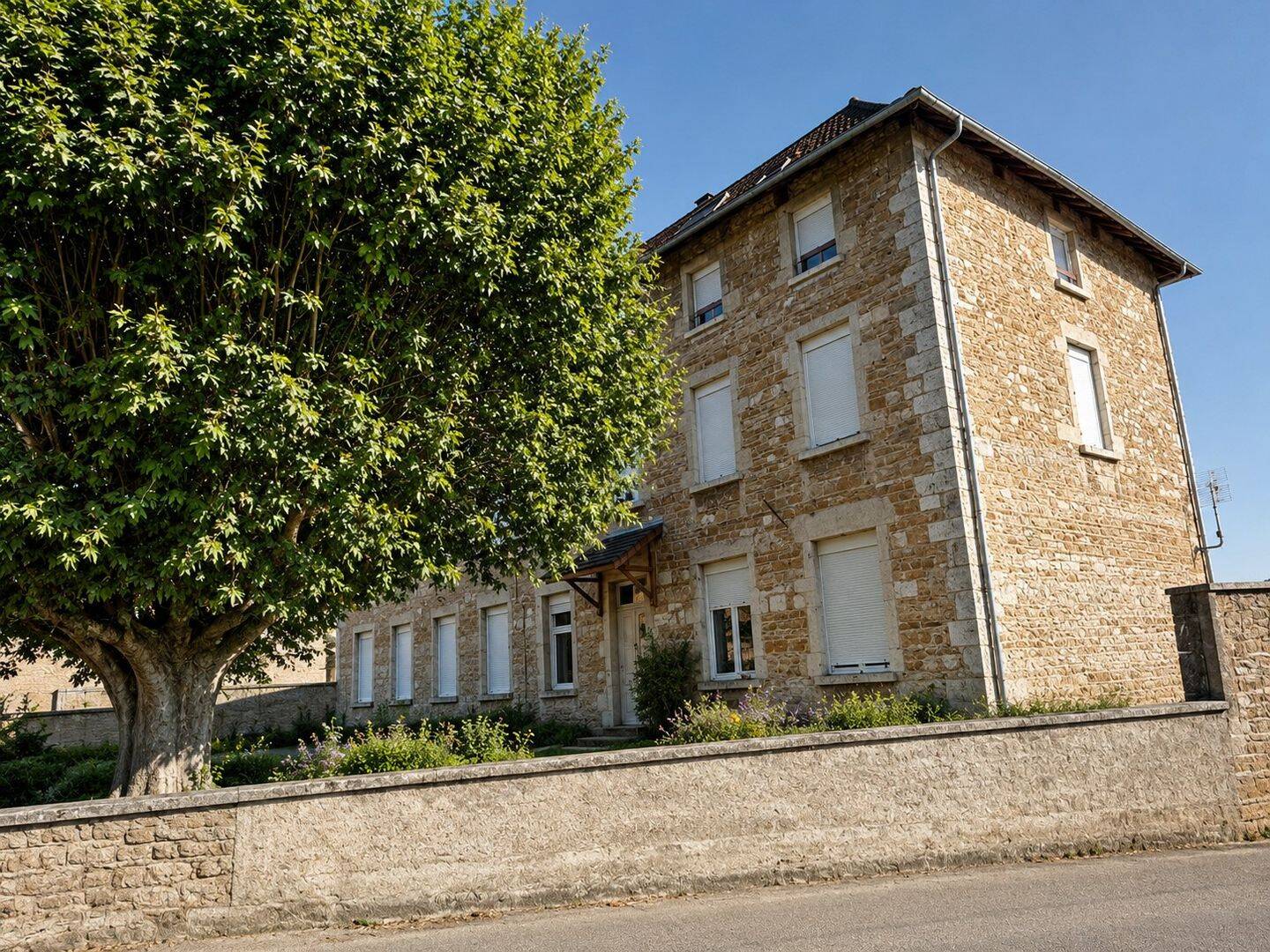 Appartement 4 pièces 89 m² · à Jujurieux · 88,8 m² · 139 000 €