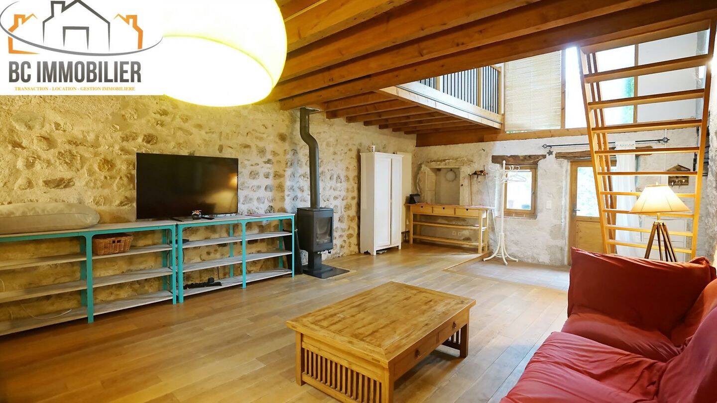Maison 5 pièces 213 m² · à Thoiry · 212,8 m² · 2 700 €/mois