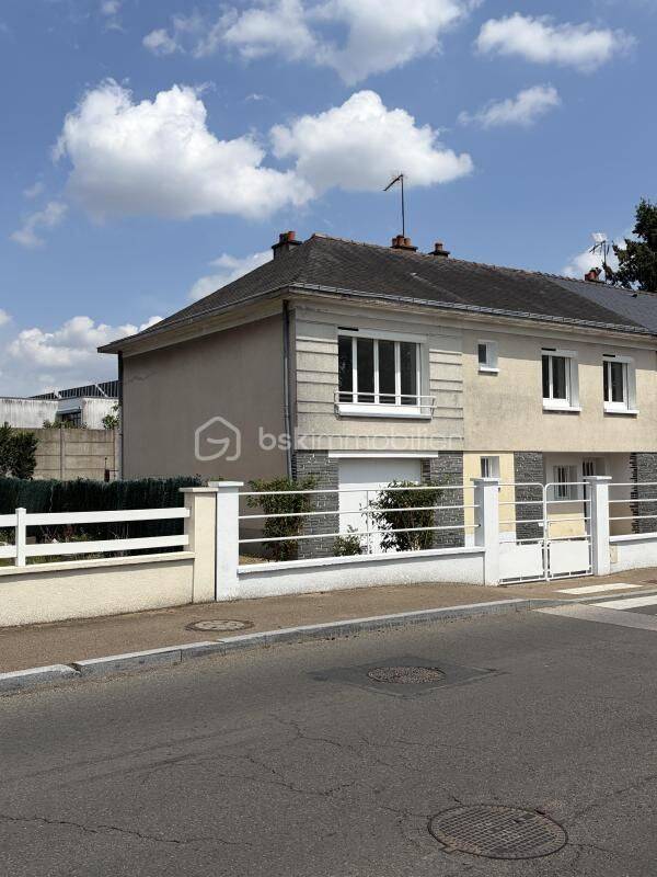 Maison 6 pièces 103 m² · à Les Hauts-d'Anjou · 103 m² · 120 000 €