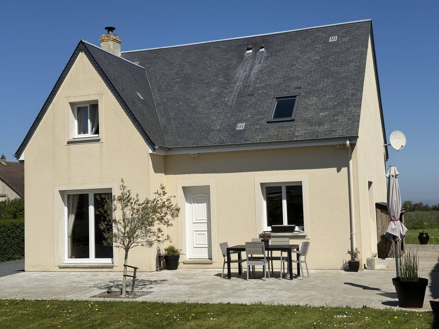 Maison 6 pièces 105 m² · à Commes · 105 m² · 344 850 €