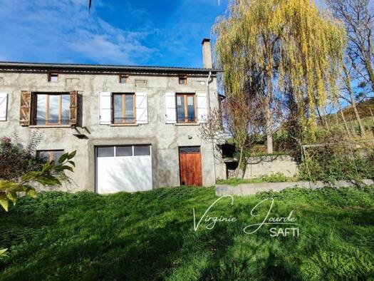 Maison à vendre 209 000 € 9 pièces 7 chambres 216 m² 1 012 m² de terrain Manglieu 63270