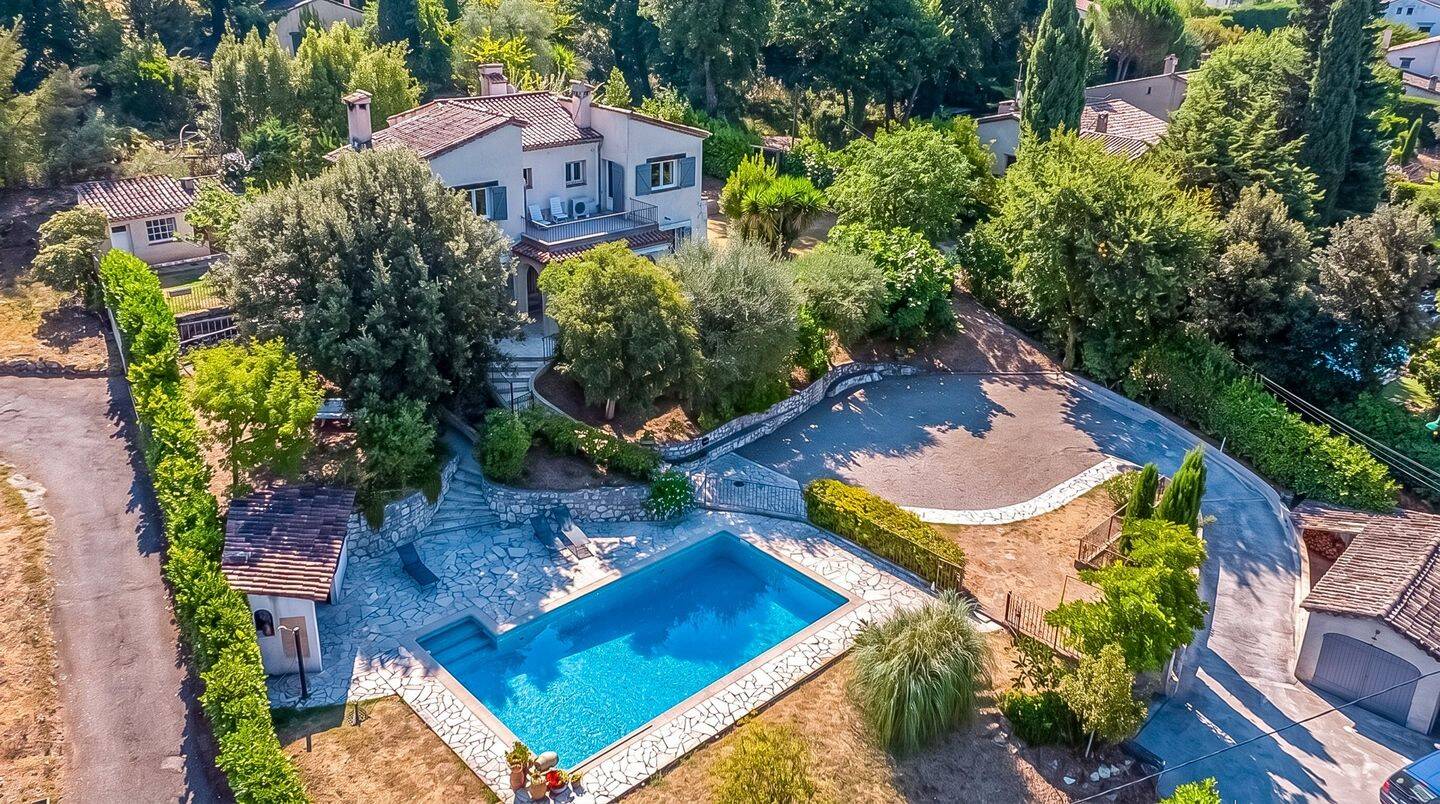 Maison 6 pièces 161 m² · à Vence · 161 m² · 848 000 €