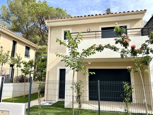 Villa à vendre 780 000 € 4 pièces 2 chambres 89 m² 190 m² de terrain Cavalaire-sur-Mer 83240