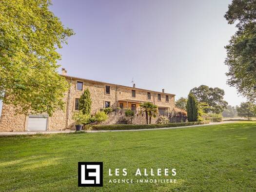 Maison à vendre 1 575 000 € 13 pièces 10 chambres 630 m² 23 000 m² de terrain La Répara-Auriples 26400