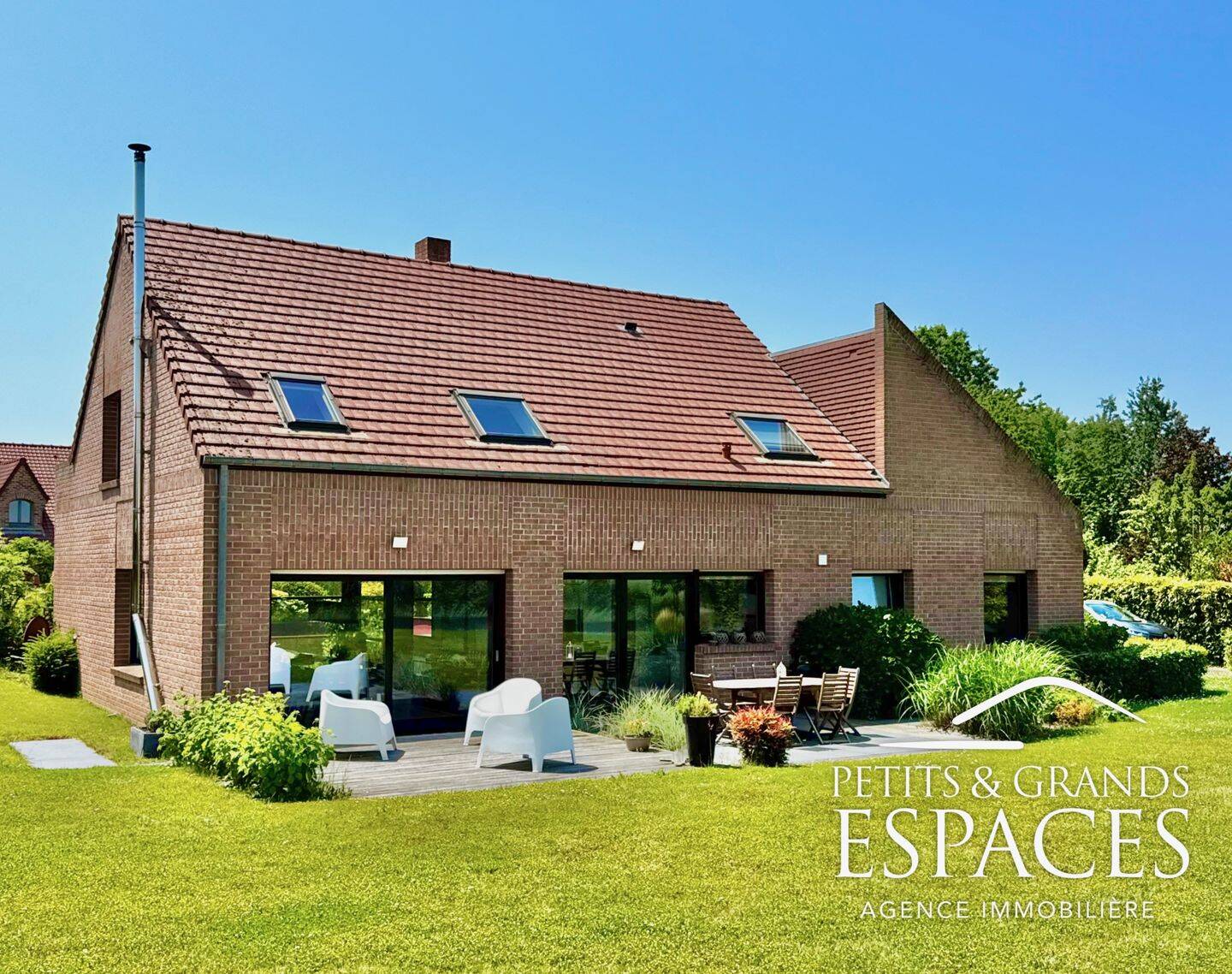 Maison 8 pièces 180 m² · à Sebourg · 180 m² · 528 500 €