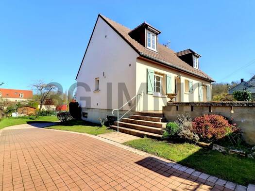 Maison à vendre 305 000 € 6 pièces 4 chambres 123 m² 553 m² de terrain Verneuil-en-Halatte 60550