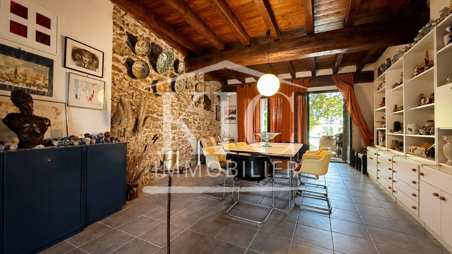 Maison 11 pièces 417 m² · à Carcassonne · 417 m² · 288 000 €