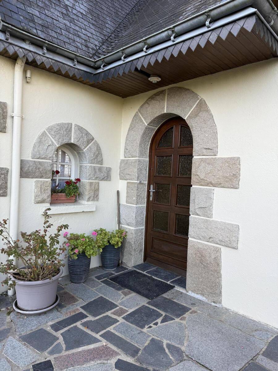 Maison 1 pièce 172 m² · au Mené · 171,9 m² · 197 500 €