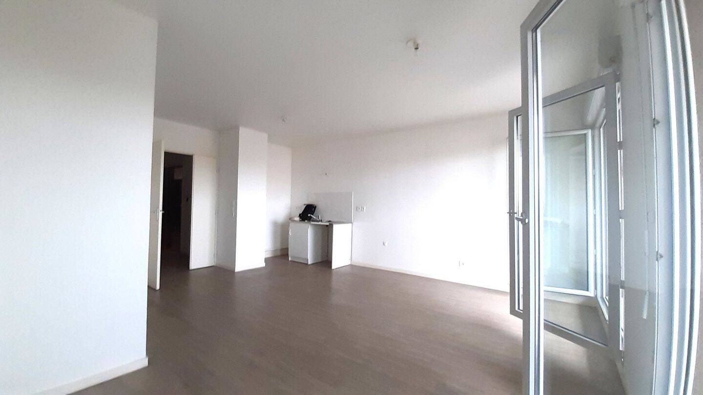 Appartement 4 pièces 74 m² · à Vénissieux · 74,4 m² · 942 €/mois