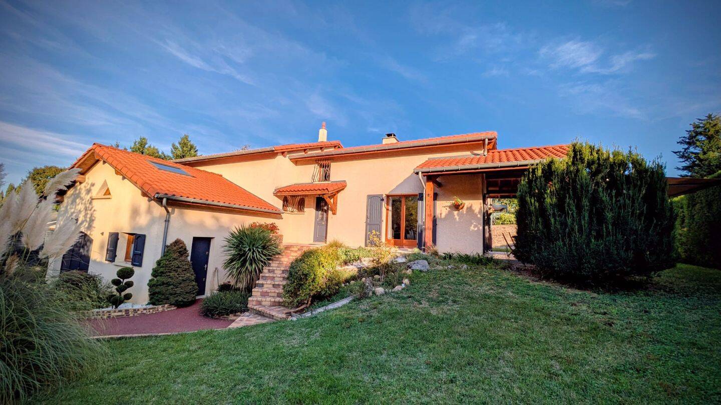 Maison 7 pièces 201 m² · à Irigny · 201 m² · 675 000 €