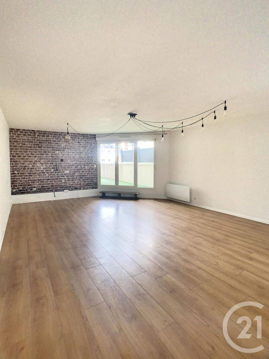Appartement 3 pièces 71 m² · à Margny-lès-Compiègne · 70,6 m² · 880 €