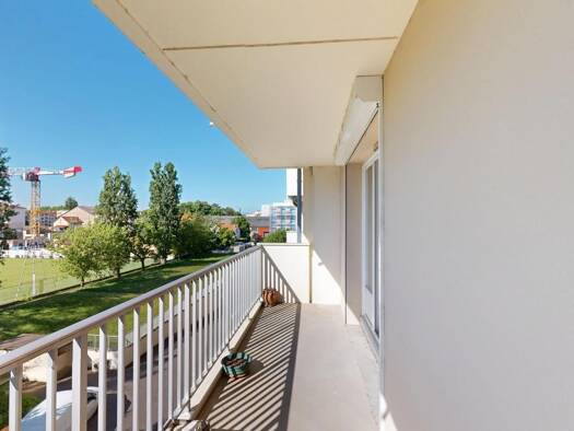 Appartement à vendre 295 000 € 4 pièces 2 chambres 98 m² Étage 3/8 Croix Luizet Villeurbanne 69100