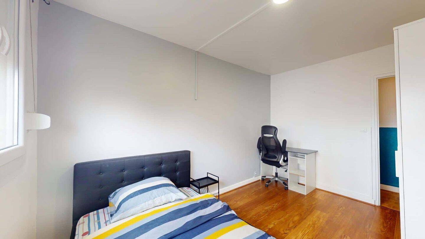 Appartement 1 pièce 15 m² · à Saint-Étienne-du-Rouvray · 15 m² · 410 €