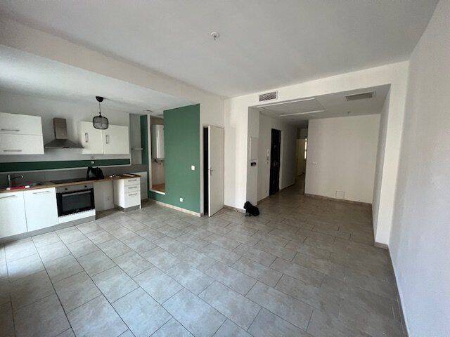 Appartement 3 pièces 65 m² · à Marseille 1er Arrondissement · 65 m² · 1 010 €