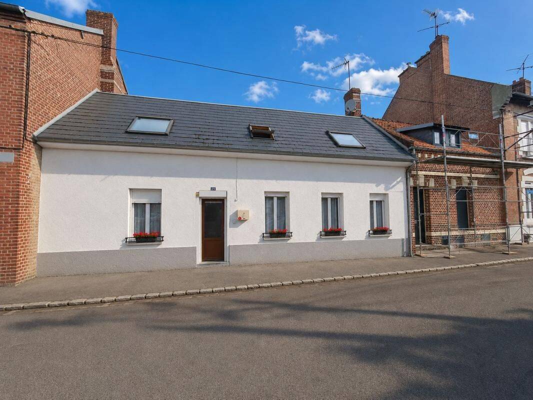 Maison 4 pièces 106 m² · à Roye · 105,7 m² · 115 000 €
