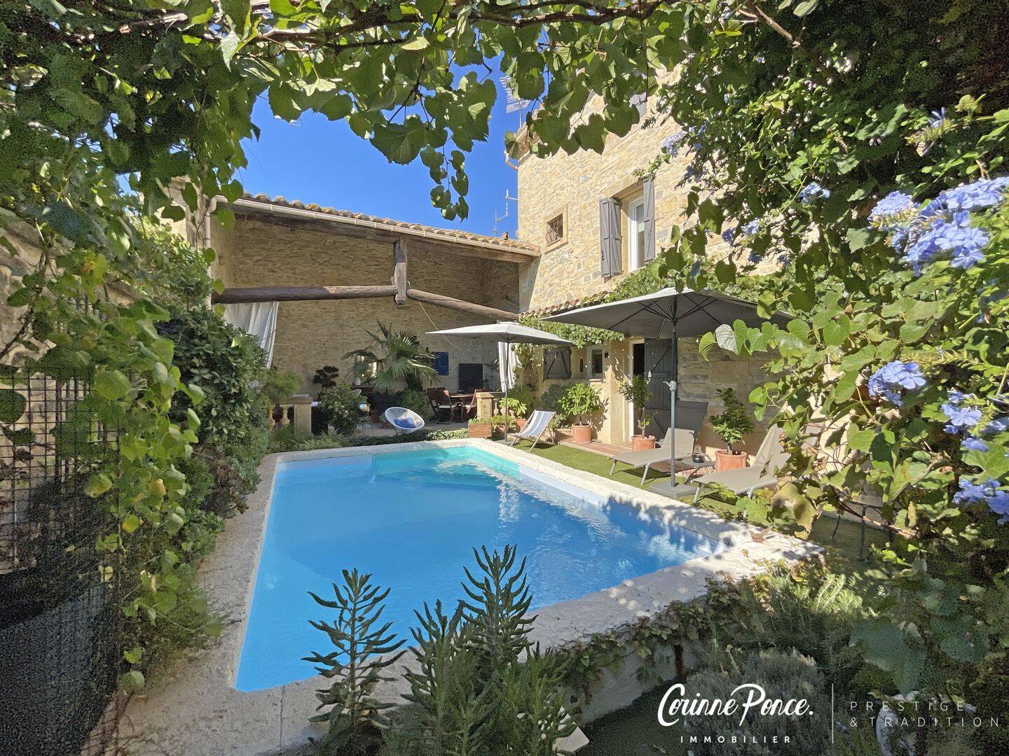 Maison 7 pièces 220 m² · à Marguerittes · 220 m² · 515 000 €