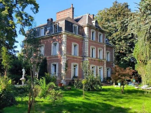 Demeure à vendre 1 292 500 € 14 pièces 13 chambres 600 m² 4 800 m² de terrain Roncherolles-en-Bray 76440