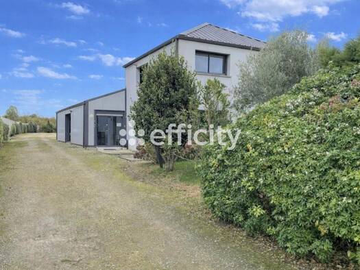 Maison de ville à vendre 368 000 € 4 pièces 2 chambres 97 m² 1 124 m² de terrain Merlevenez 56700