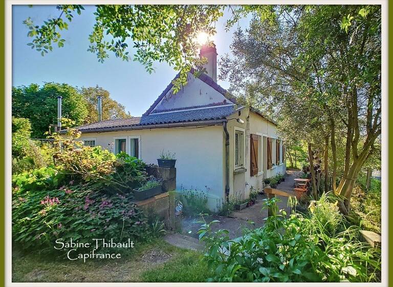 Maison de plain-pied à vendre 75 600 € 3 pièces 2<br/>chambres 66 m²<br/>superficie 1 539 m²<br/>terrain Pontvallain 72510