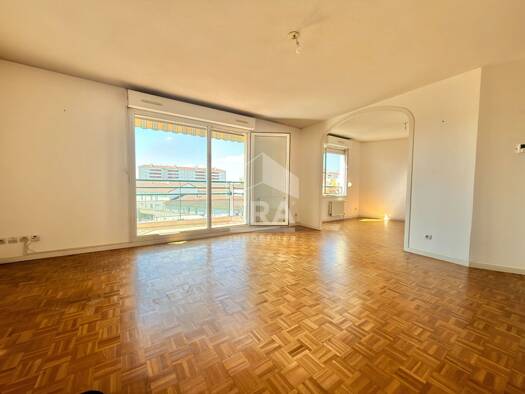 Appartement à vendre 259 000 € 3 pièces 2 chambres 73,7 m² Étage 6/7 Gratte Ciel Villeurbanne 69100