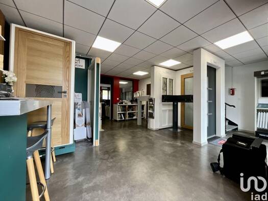 Espace bureau à vendre 299 000 € 150 m² de bureaux Saint-Laurent-de-Mure 69720