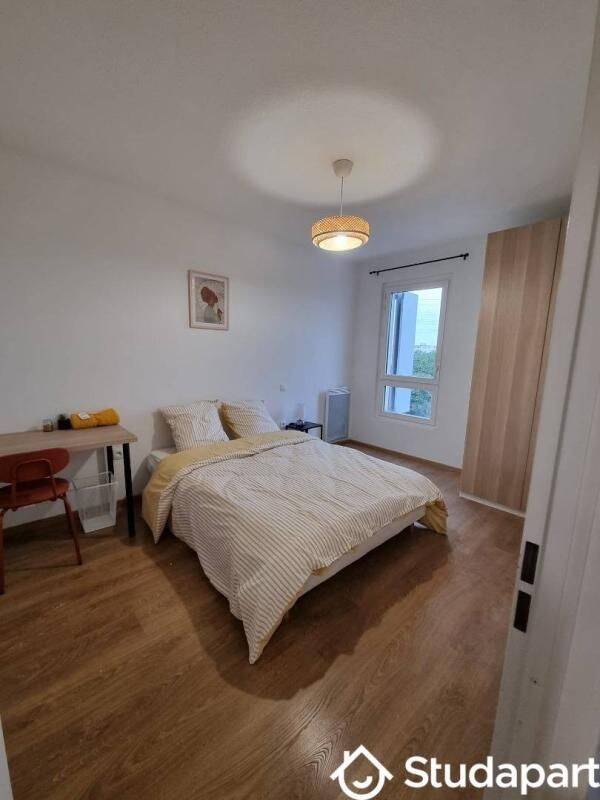 1 pièce 10 m² · à Cenon · 10 m² · 490 €