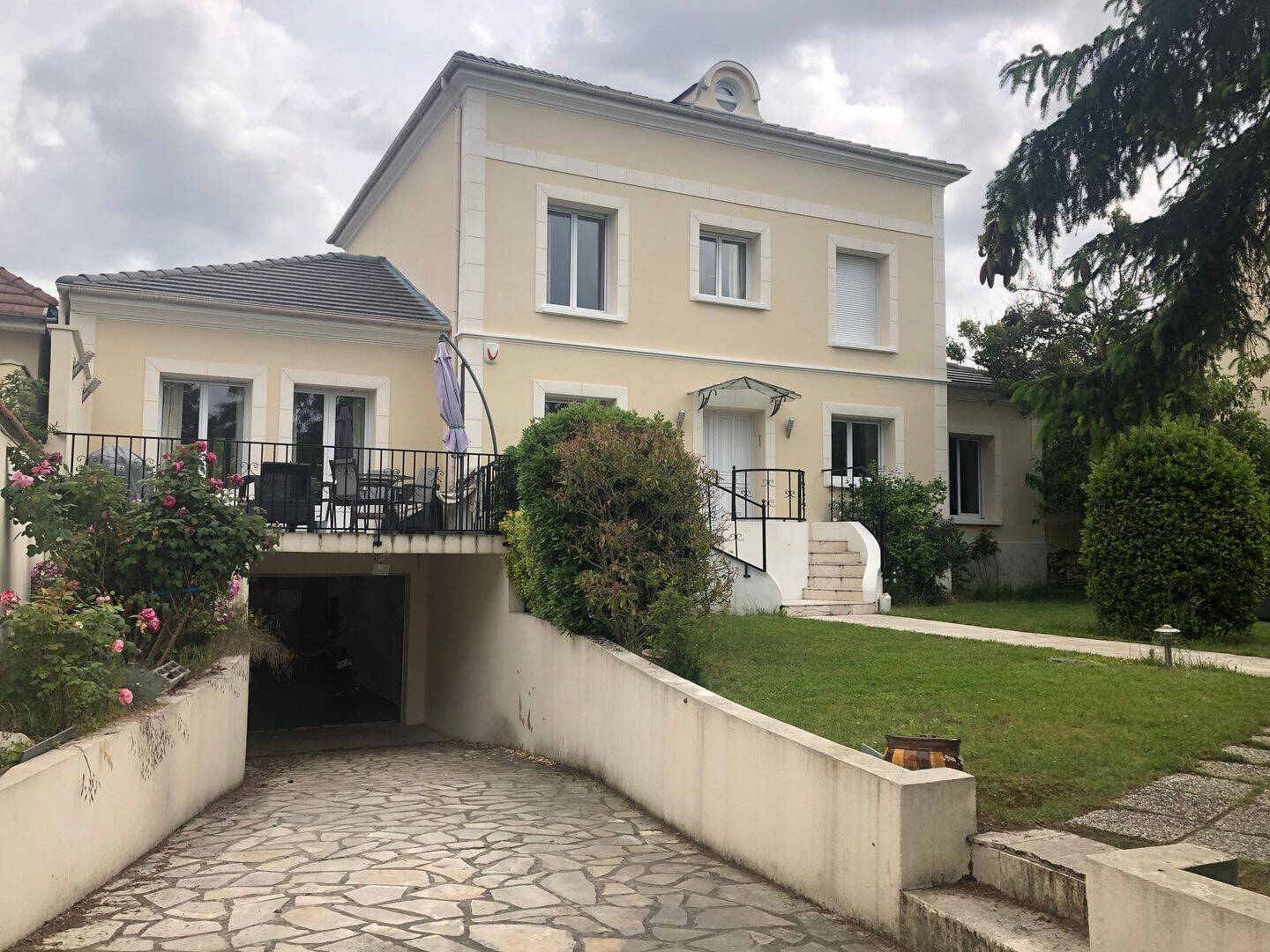 Maison 7 pièces 220 m² · à Bry-sur-Marne · 220 m² · 1 250 000 €