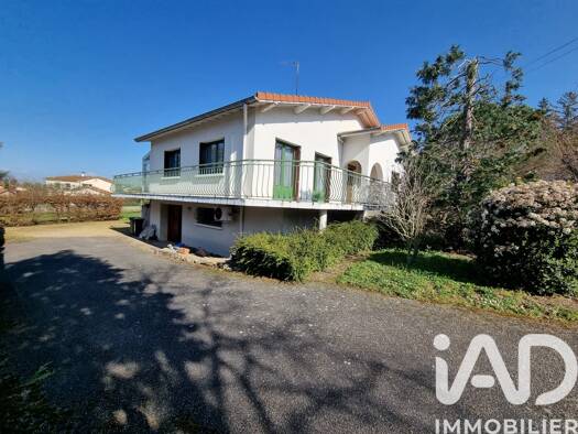 Maison à vendre 315 000 € 6 pièces 4 chambres 117 m² 1 307 m² de terrain Sud & Est Saint-Galmier 42330