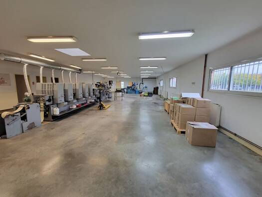 Local d'activités à vendre 273 000 € 326 m² d'espace de stockage Vieux Bergerac Bergerac 24100