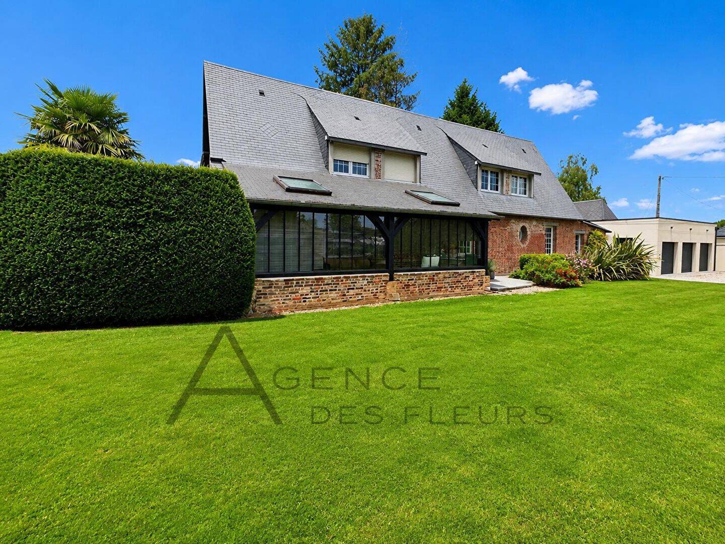 Maison 8 pièces 238 m² · à La Londe · 238 m² · 695 000 €