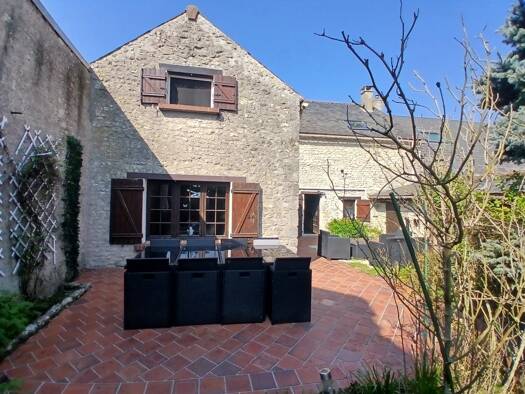 Maison à vendre 229 600 € 4 pièces 3 chambres 181 m² Janville 28330